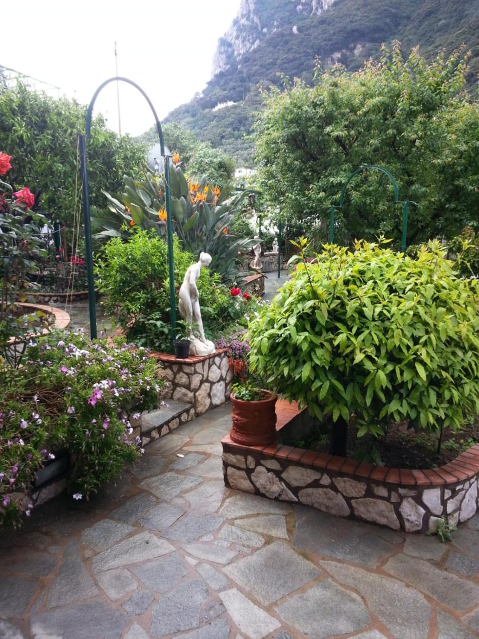 Couette-café Palazzo A Mare 2*